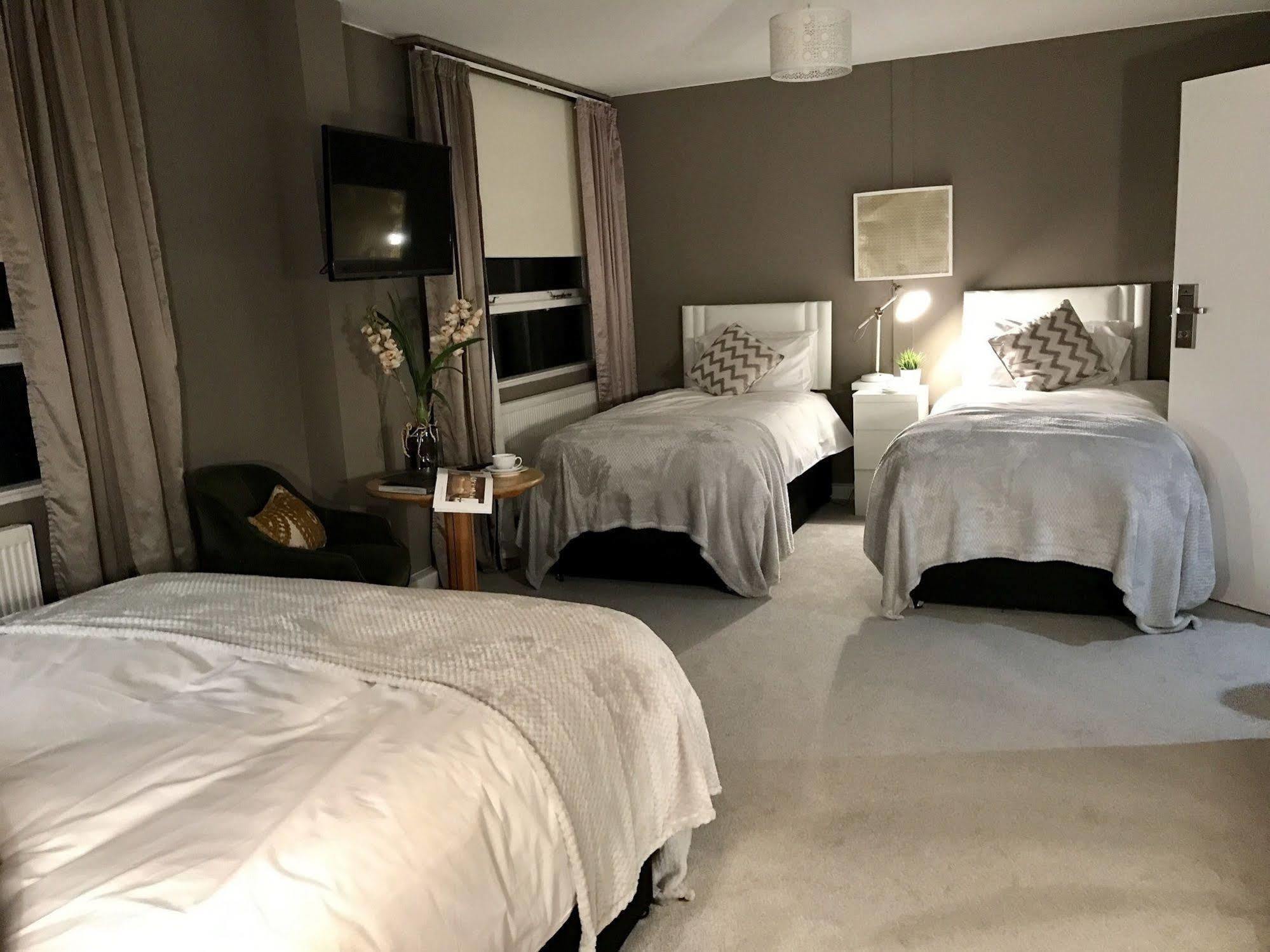 The Mount Hotel Barry