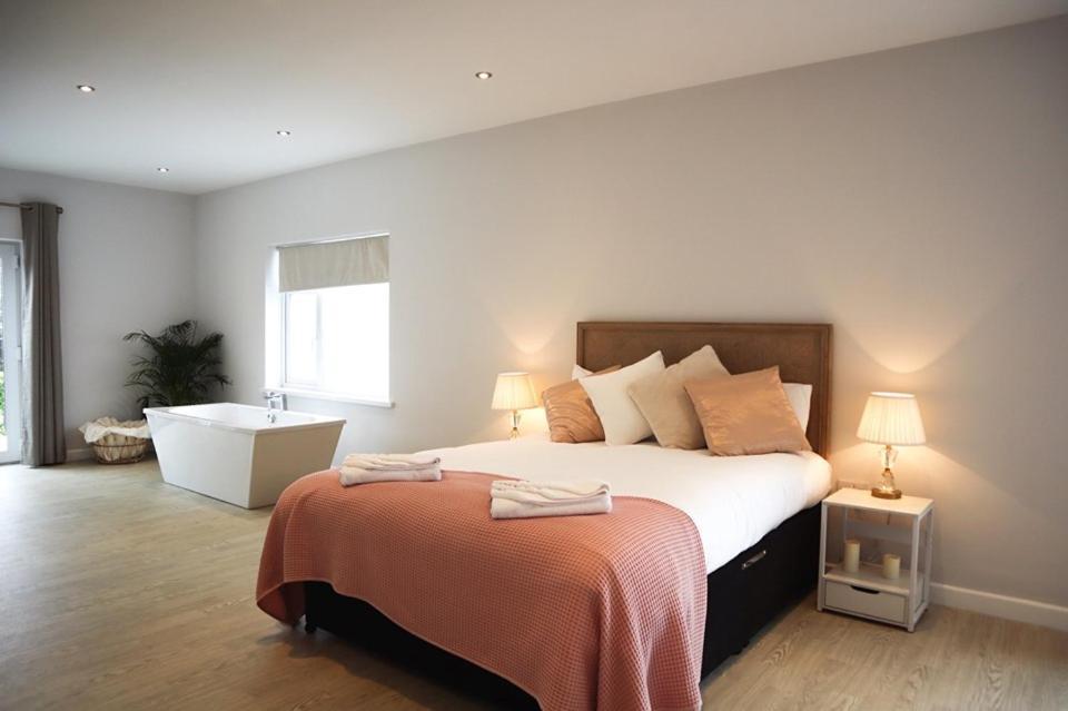 The Mount Hotel Barry